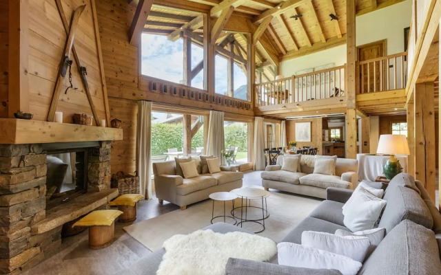 Magnificent Chalet Valhalla 5 Central Chamonix