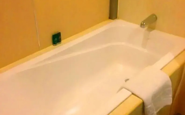 Tianjin Binhai Jianguo Hotel