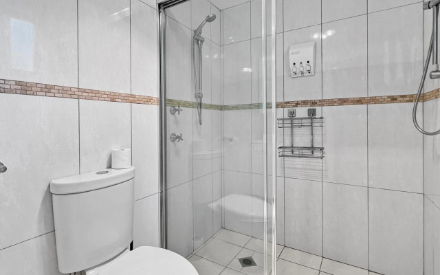 Central Armidale 2-Bedroom Apartment