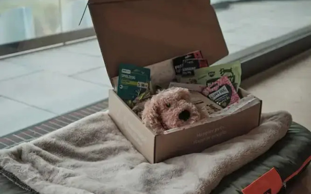 The Zipper Hotel & Apartments