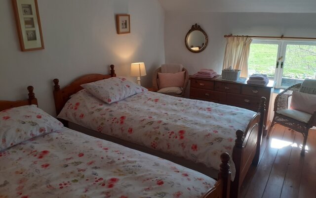 Beautiful 300 Year old Traditional Country Cottage