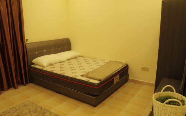 TRAVELORE.MY Homestay Villa D'Lagos