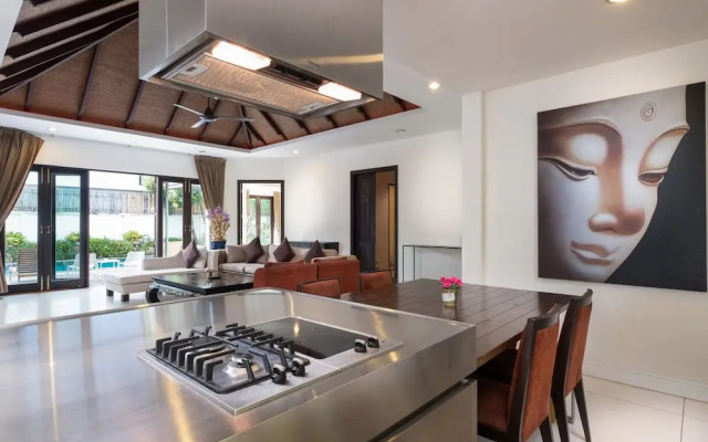 Phuket Ratchamaka Pool Villa