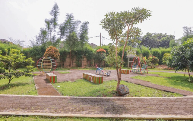 OYO 744 Cibubur Village Apartment