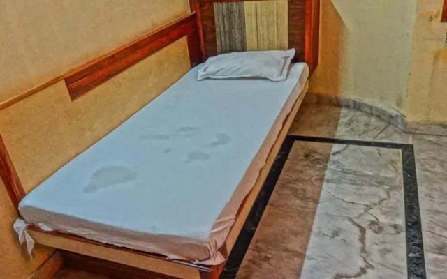 Hotel Gush International