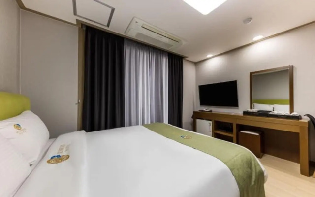 Boryeong (Daecheon) Mud Beach Hotel