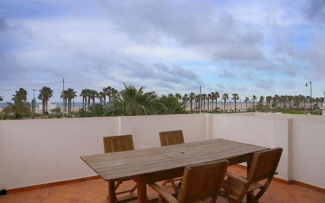 Malvarosa Beach Apartments by Hoom