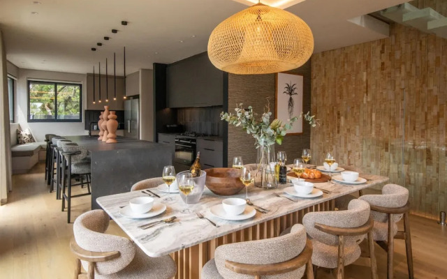 Stunning Camps Bay Holiday Oasis Solange Residence