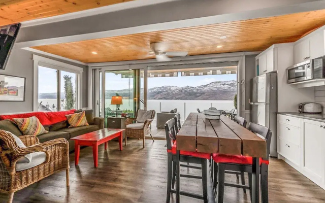 Lakeside Serenity Retreat 10