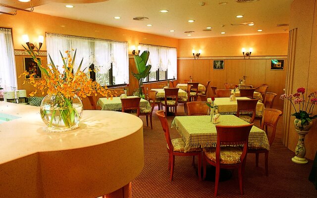 Ardi Hotel