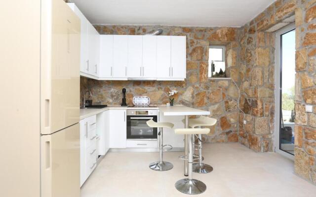 Villa Douglas - Private Pool, BBQ, 4Bdrms, View