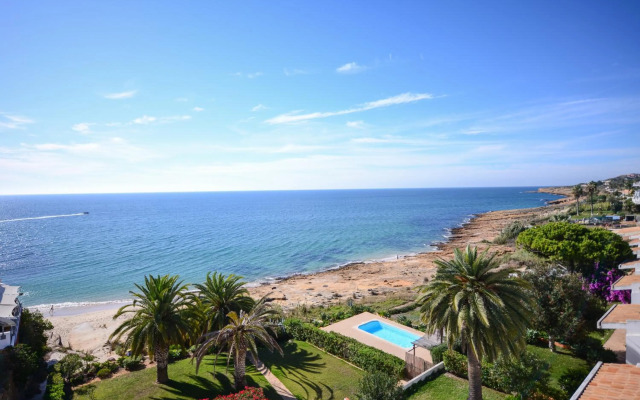 The Fantastic Beach House of Luz