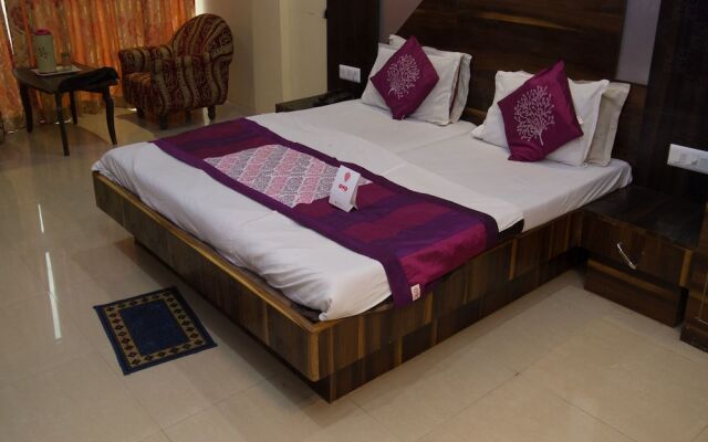 OYO 4065 Hotel Richi
