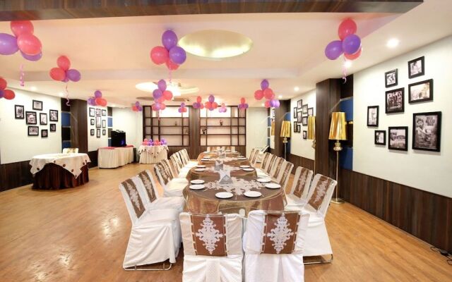OYO 15134 Hotel Downtown