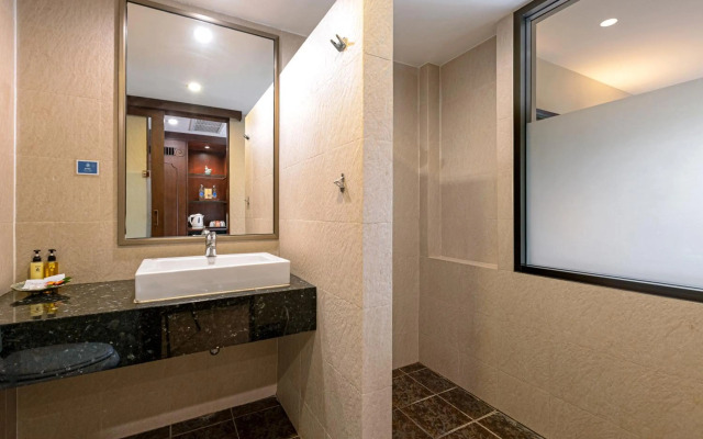 Patong Lodge Hotel