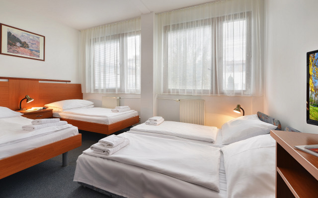 EA Hotel Populus