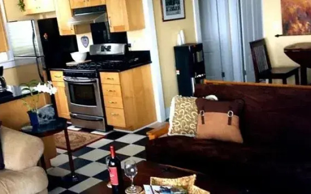 Hamakua Ranch House B&B