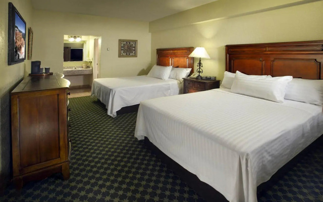 El Cortez Hotel and Casino - 21 and Over