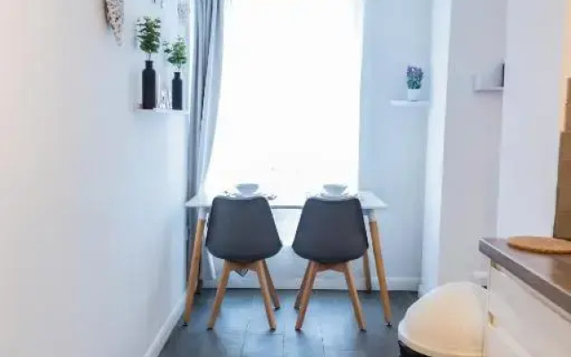 Dealhouse Apartments 11