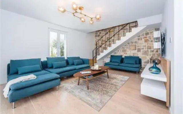 Four-Bedroom Holiday Home in Milna