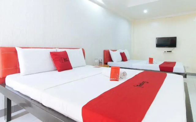 RedDoorz @ DBuilders Rooms Lower Bicutan