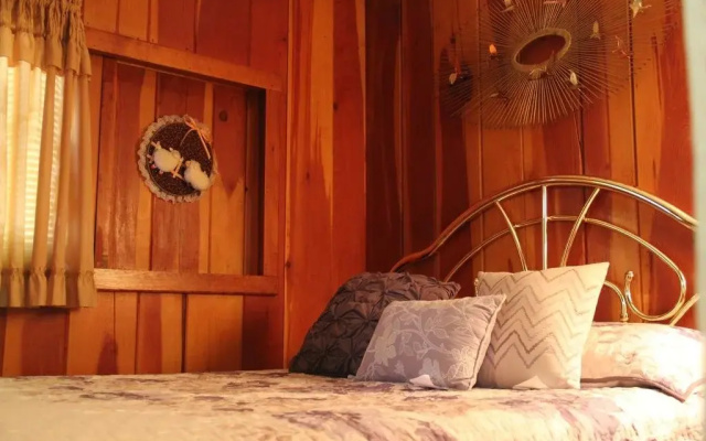 Wagon Wheel Cabins & RV Park