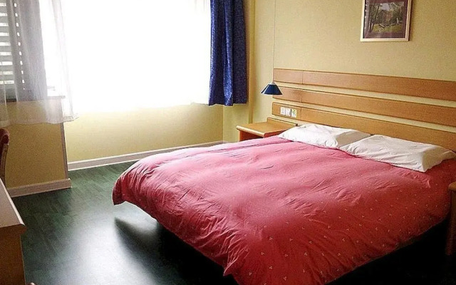 Home Inn Shanghai Nicheng Lingang Facility Industrial Park