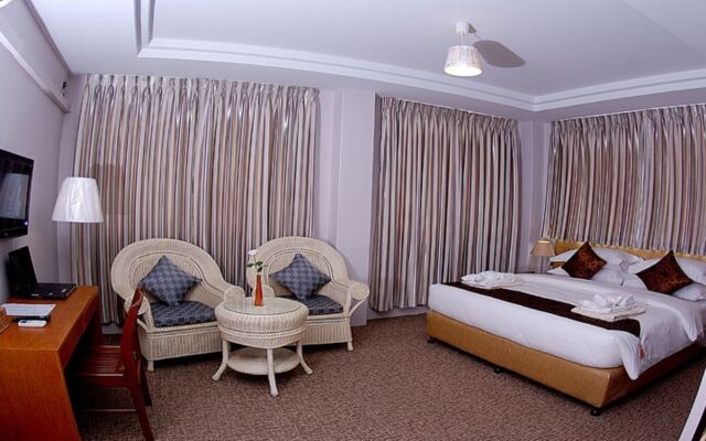 Holiday Hotel