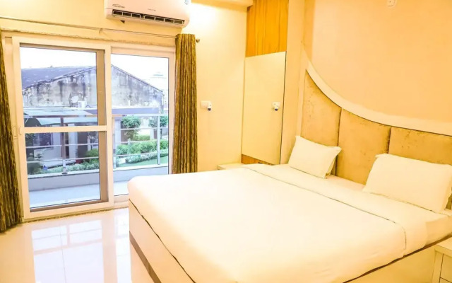 Hotel Shri Radha Nikunj Vrindavan Opposite Prem Mandir