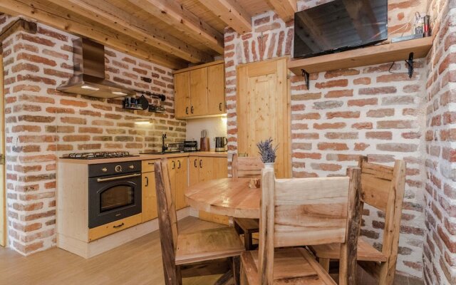 Cozy Holiday Home With Garden in Starigrad