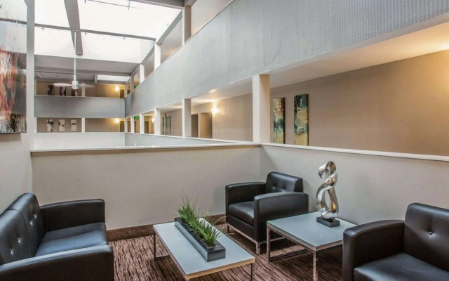 Quality Suites Nashville Airport