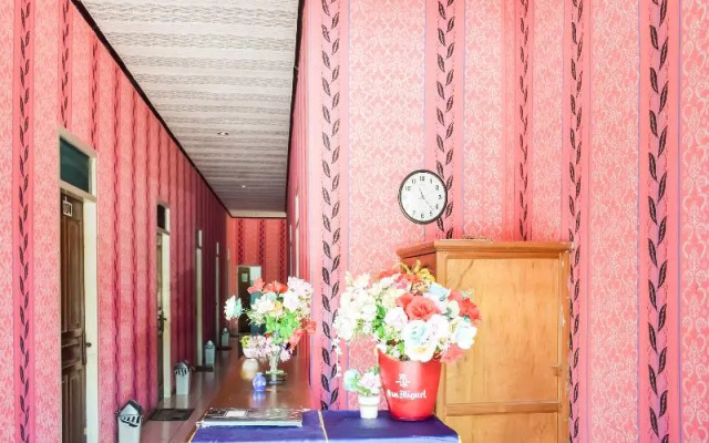 SPOT ON 91147 Penginapan Widodo — 2-star hotel in Sumber Sari