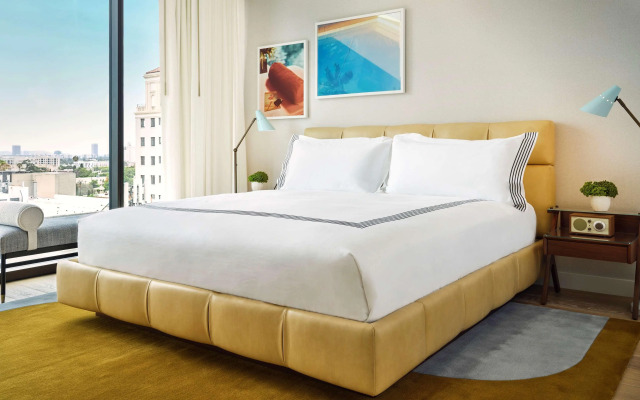 The Hollywood Grande, Autograph Collection