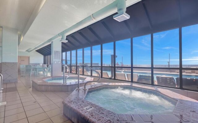 Beachfront Condo w/ View & Pool, Sleeps 8