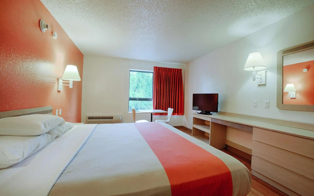Motel 6 Albany, NY