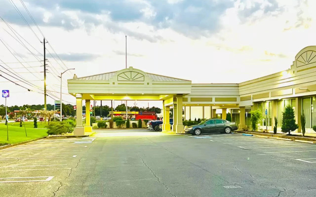 Suburban Studios McDonough South I-75