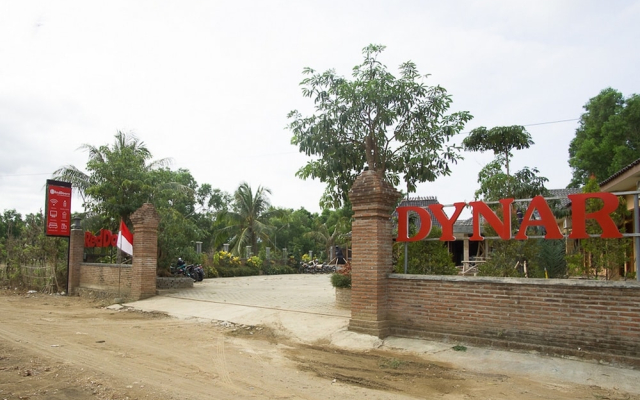 RedDoorz Plus @ Pancer Door Beach