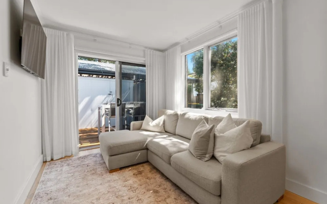 Stylish 2-bed Townhouse in Leafy Hyde Park – Guest Rooms – Adelaide