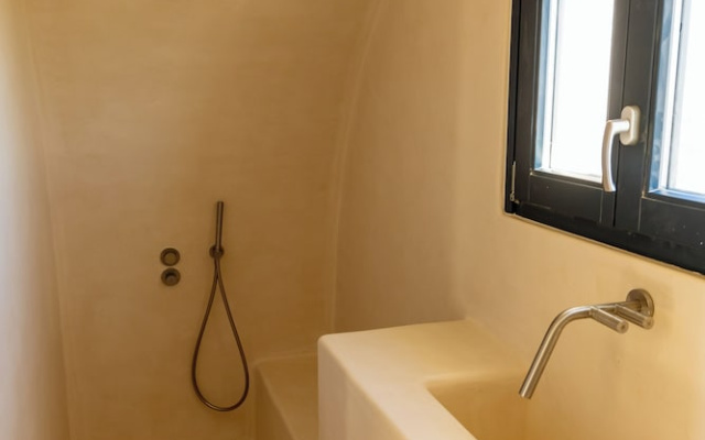 Exomitis1 Cellar & Sea Escape