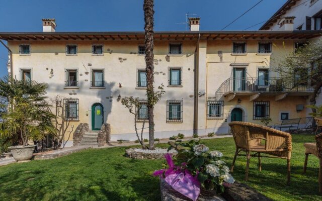 R  B Borgo Di Calmasino