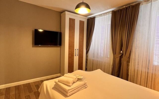 Selavi Hotel