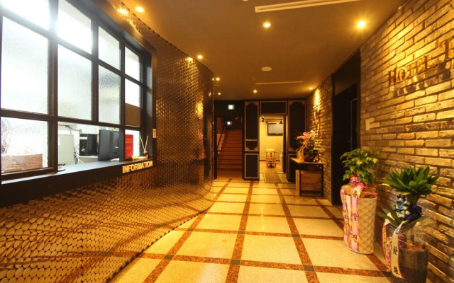 Hotel The May