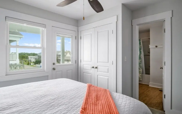 Bozeman Beach 4 Bedroom Home by Redawning