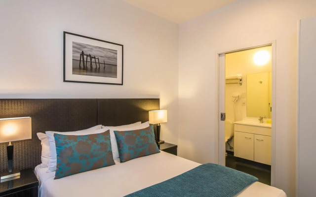 Gilmer Apartment Hotel