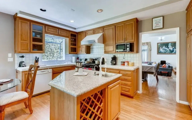 Amazing Quiet & Serene West Hollywood 5 Bedroom House Near Everything! (K1)