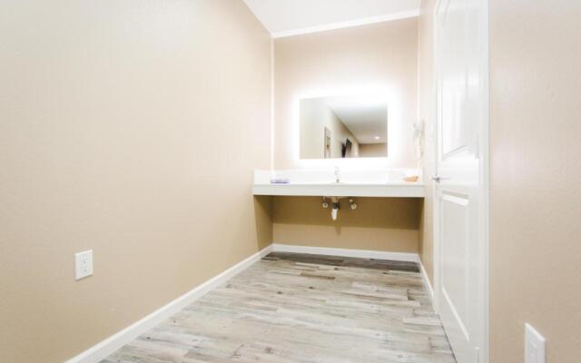 Budget Host Inn and Suites