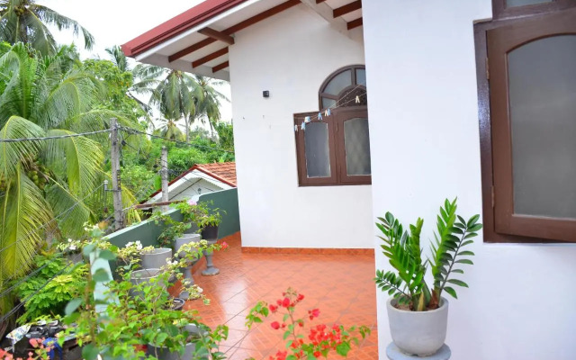 Lilly Palace Villa Guest House