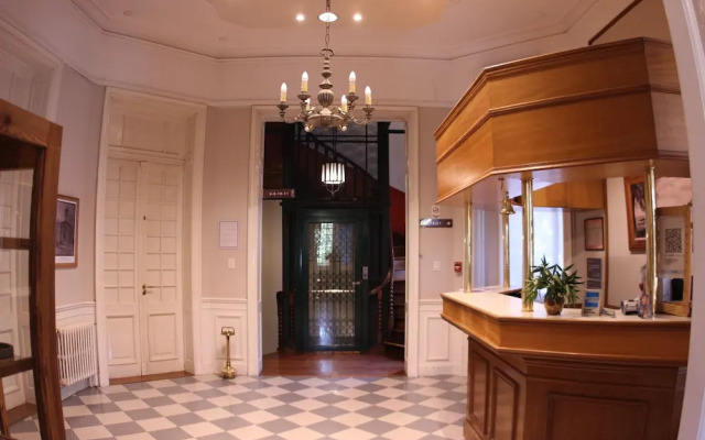 Hotel Vicente Lopez