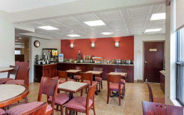Best Western Plus Rose City Suites