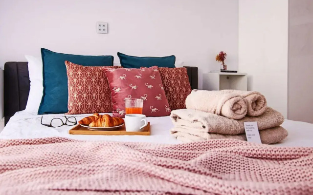 Phaedrus Living: Luxury Maisonette Lighthouse 60